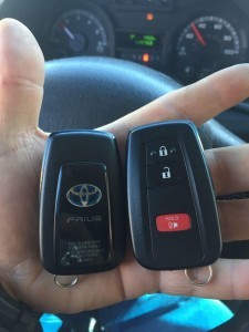 Toyota key fob for push to start car oem ready to program